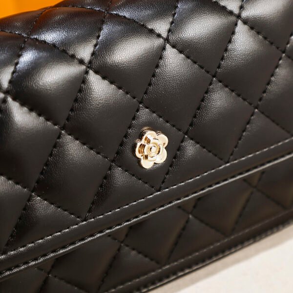 Spring/Summer Popular Diamond Chain Bag Women's Small Square Bag Design Niche Shoulder Messenger Bag