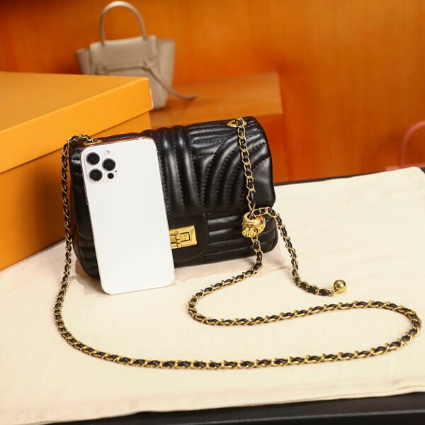 Cross-Border Diamond Chain Messenger Bag Women's Retro One-Shoulder Underarm Bag High-End Handbag