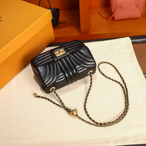 Cross-Border Diamond Chain Messenger Bag Women's Retro One-Shoulder Underarm Bag High-End Handbag