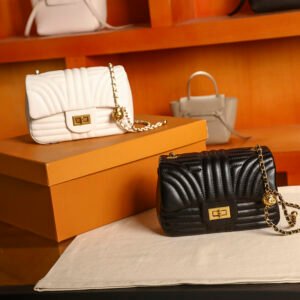 Cross-Border Diamond Chain Messenger Bag Women's Retro One-Shoulder Underarm Bag High-End Handbag