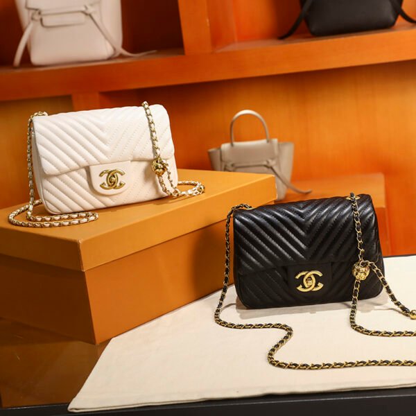 High-Grade Diamond Chain Small Chanel Style All-Match Bag Middle-Aged Women's Bag Shoulder Crossbody Classic Small Bag
