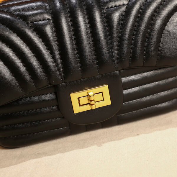 Cross-Border Diamond Chain Messenger Bag Women's Retro One-Shoulder Underarm Bag High-End Handbag