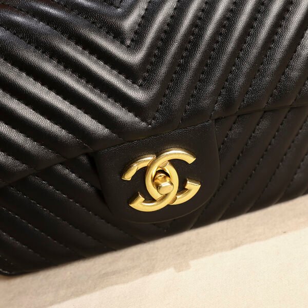 High-Grade Diamond Chain Small Chanel Style All-Match Bag Middle-Aged Women's Bag Shoulder Crossbody Classic Small Bag