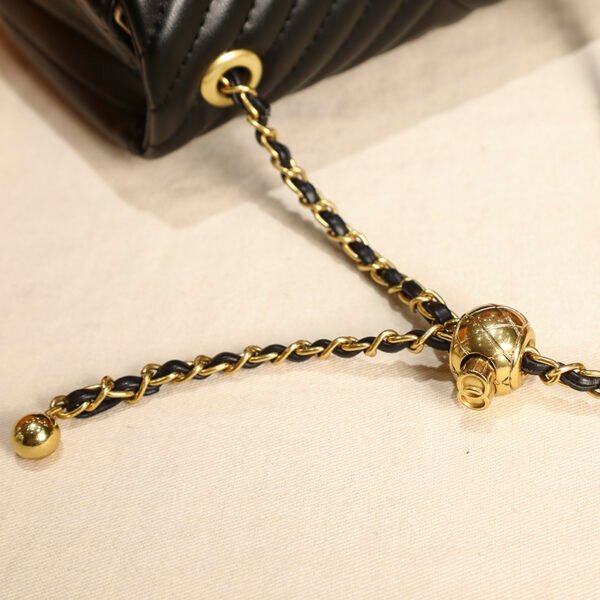 High-Grade Diamond Chain Small Chanel Style All-Match Bag Middle-Aged Women's Bag Shoulder Crossbody Classic Small Bag