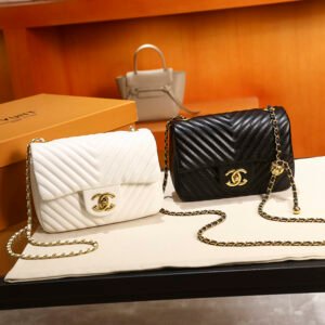 High-Grade Diamond Chain Small Chanel Style All-Match Bag Middle-Aged Women's Bag Shoulder Crossbody Classic Small Bag