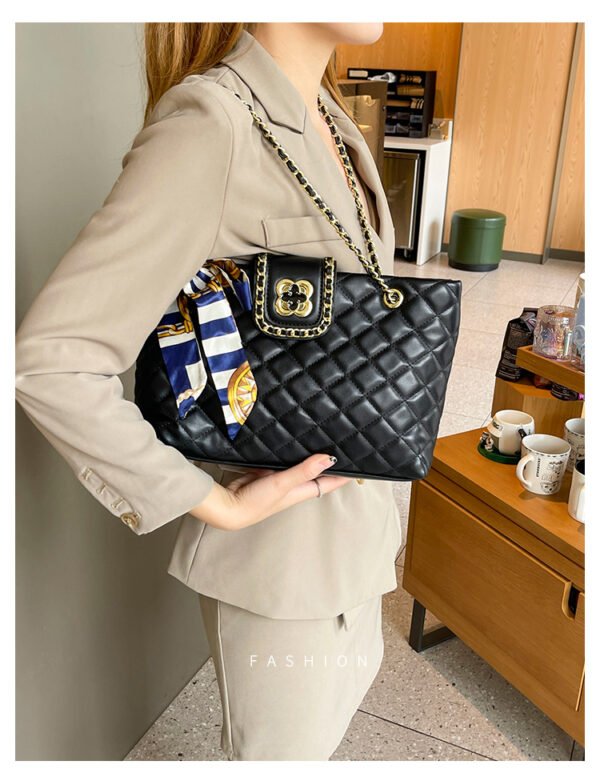 Simple Diamond Embroidery Underarm Bag For Women, New Cross-Border Lock Shoulder Bag, Large Capacity Chain Handbag Messenger Bag