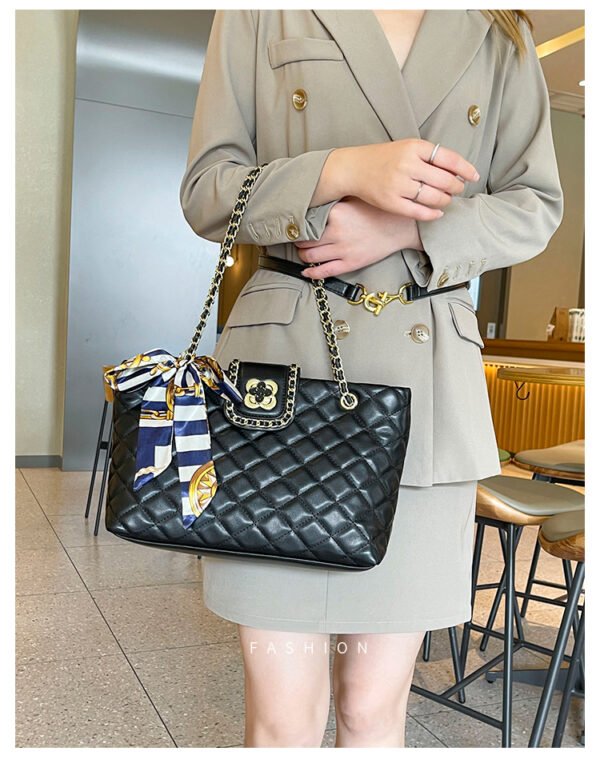 Simple Diamond Embroidery Underarm Bag For Women, New Cross-Border Lock Shoulder Bag, Large Capacity Chain Handbag Messenger Bag