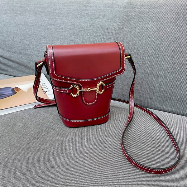 Early Spring Retro All-Match Bucket Small Bag Fashionable All-Match Mobile Phone Bag Portable Lightweight Shoulder Crossbody