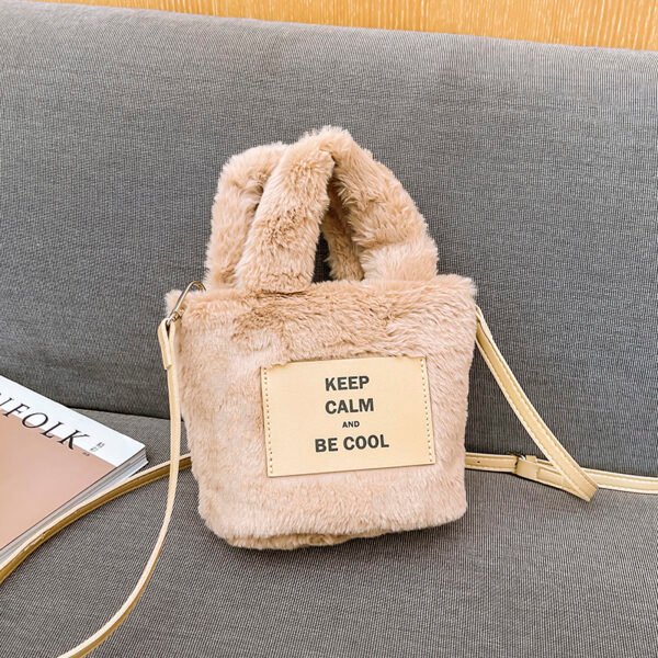 颜色 Plush Bags For Women In Autumn, Cute Makeup Bags For Students, Versatile Winter, Spring And Autumn Imitation Fur Letter Bags