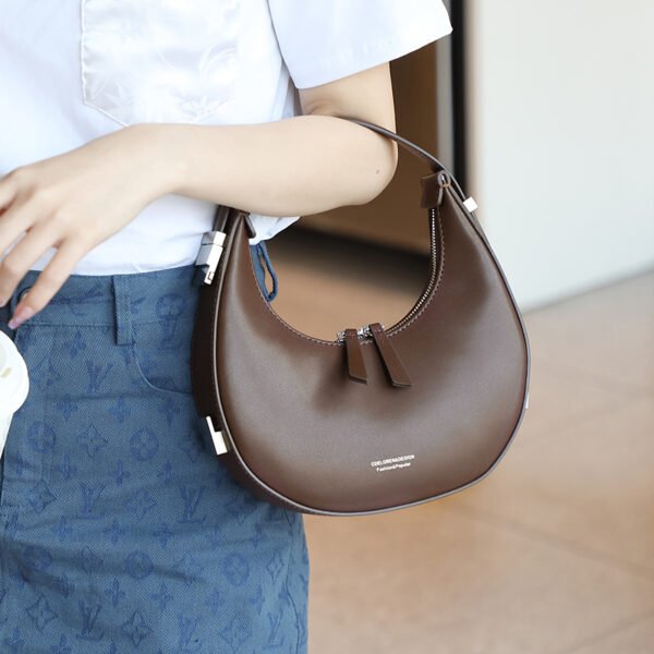 2025 New Korean-Style Minimalist Crescent Shoulder Bag – Sleek Everyday Underarm Purse for Effortless Chic