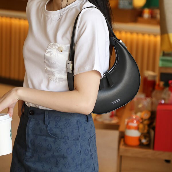 2025 New Korean-Style Minimalist Crescent Shoulder Bag – Sleek Everyday Underarm Purse for Effortless Chic
