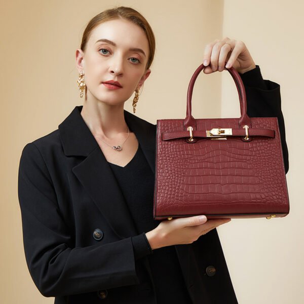 9.2819726 2025 New Arrival Women’s Genuine Leather Top-Handle Handbag – Elegant & Functional for Everyday Sophistication