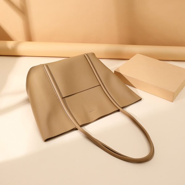 New Arrival Women’s Genuine Leather Tote Bag – Elegant, Spacious & Effortlessly Stylish for Work and Commute