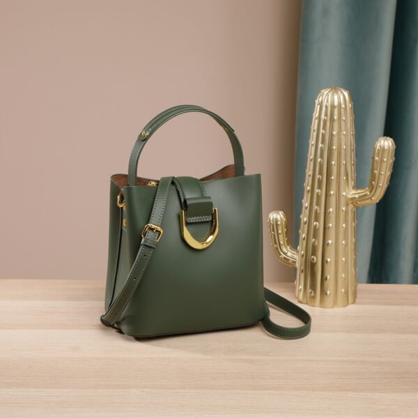 2025 New Women’s Genuine Leather Bucket Bag – Spacious, Chic & Perfectly Designed for Spring/Summer Life