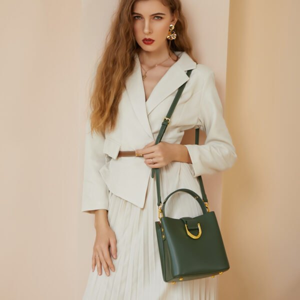 2025 New Women’s Genuine Leather Bucket Bag – Spacious, Chic & Perfectly Designed for Spring/Summer Life