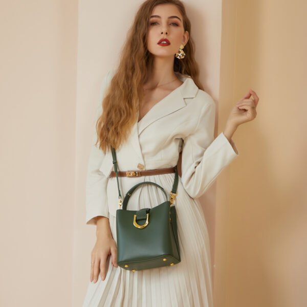2025 New Women’s Genuine Leather Bucket Bag – Spacious, Chic & Perfectly Designed for Spring/Summer Life