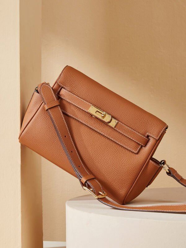 Vintage Cowhide Leather Kelly Messenger Bag — Elegant Daily Carry