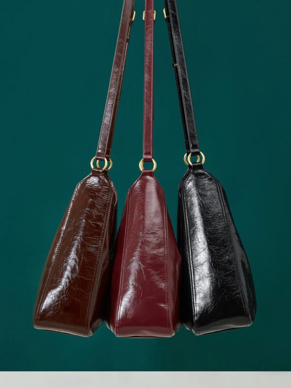 25 Premium Classic Leather Shoulder Bag – Large Capacity Cowhide Tote