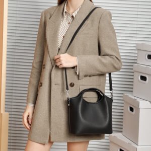 vintage leather shoulder bag