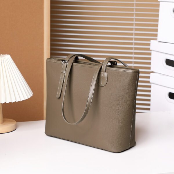 Cowhide Leather Vintage Minimalist Tote Bag — Large Capacity