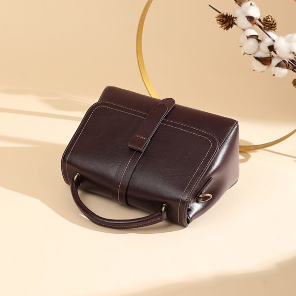 Vegetable-Tanned Leather Shoulder Tote — Elegant Structured Handbag