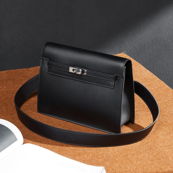 Cowhide Leather Large Capacity Tote Bag — Minimalist Daily Style