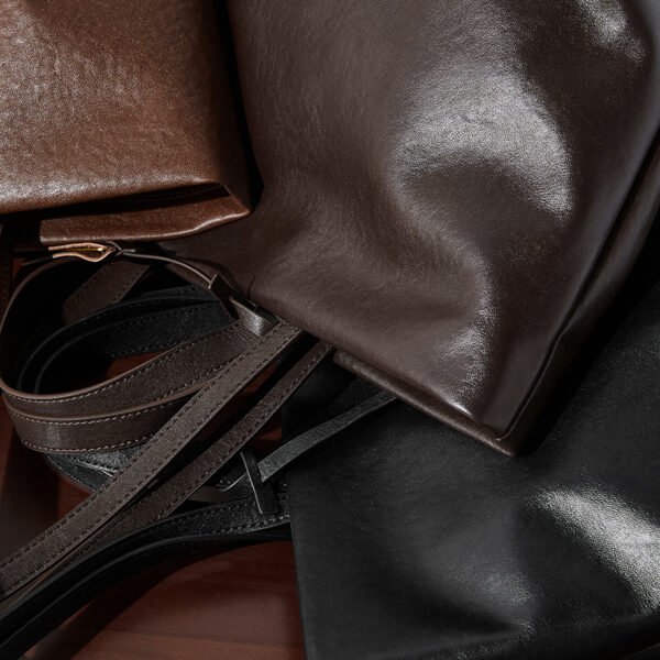 Cowhide Leather Commuter Tote Bag — Soft Vintage Style