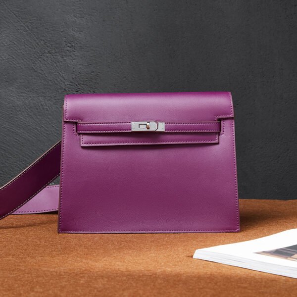 Cowhide Leather Large Capacity Tote Bag — Minimalist Daily Style