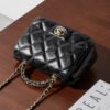 800X800主图_0001_无题会话13800 Quilted Leather Chain Bag — Elegant Crossbody Handbag
