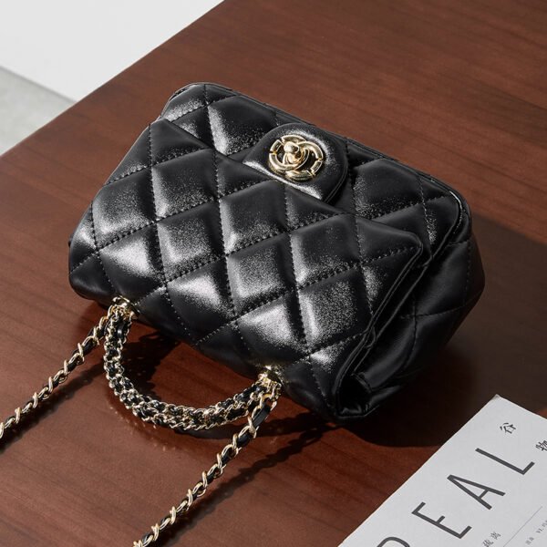 800X800主图_0001_无题会话13800 Quilted Leather Chain Bag — Elegant Crossbody Handbag