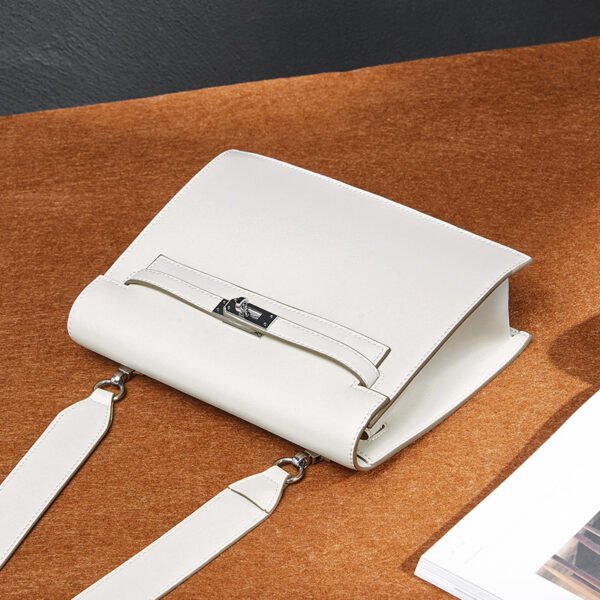 Cowhide Leather Large Capacity Tote Bag — Minimalist Daily Style