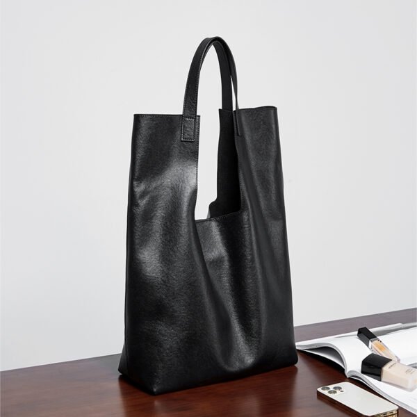 Full-Grain Leather Tote Bag — Versatile Commuter Style