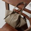 Full Grain Leather Tote Bag – Large Capacity Commuter Handbag for Women