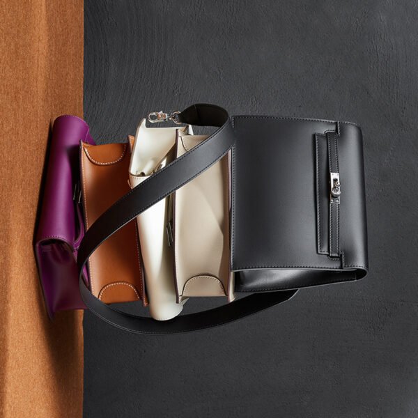 Cowhide Leather Large Capacity Tote Bag — Minimalist Daily Style