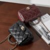 800X800主图_0007_无题会话13793 Quilted Leather Chain Bag — Elegant Crossbody Handbag