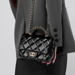 chic leather shoulder bag