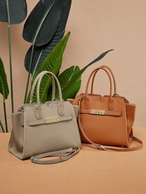 900X1200主图_0000_无题会话12096 Large Capacity Mommy Leather Bag – Fashion Platinum Shoulder & Crossbody Bag