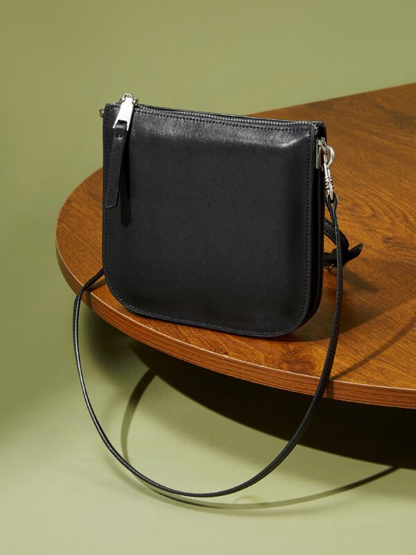 900X1200主图_0010_场景图 (7) Genuine Leather Bucket Shoulder Crossbody Bag — Compact Phone Tote