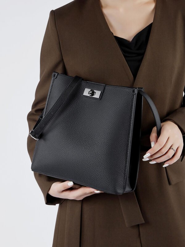 Genuine Leather Commuter Bucket Bag – Large Capacity Shoulder & Crossbody