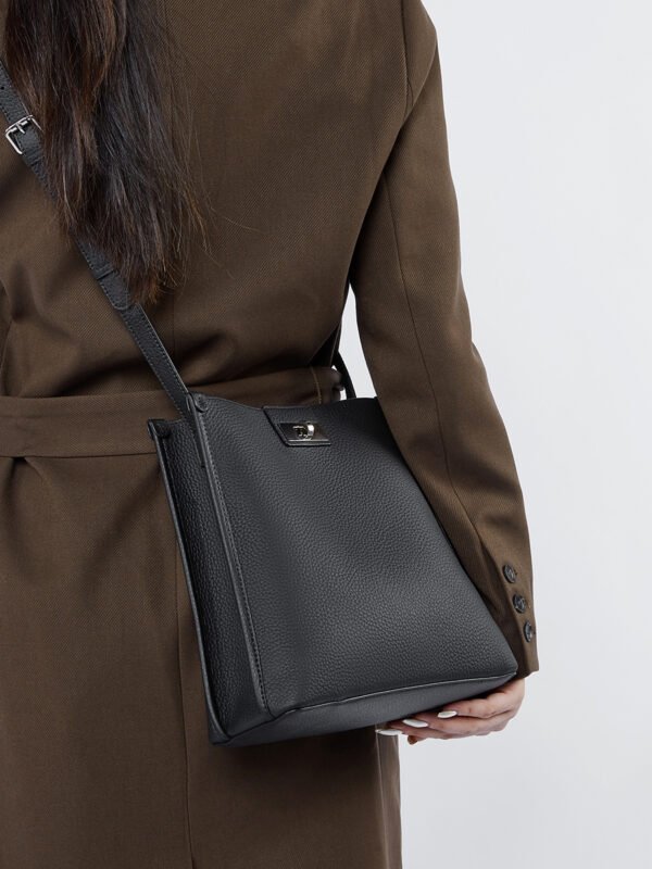 Genuine Leather Commuter Bucket Bag – Large Capacity Shoulder & Crossbody