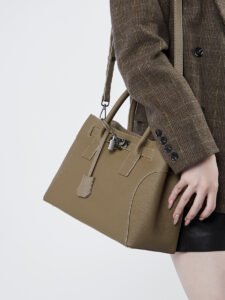 leather tote handbag