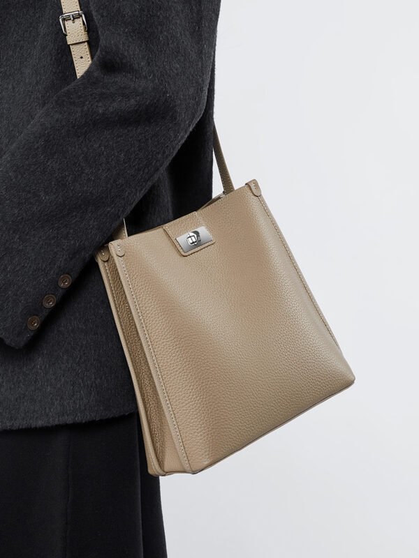 Genuine Leather Commuter Bucket Bag – Large Capacity Shoulder & Crossbody