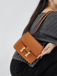 H-lock leather bag