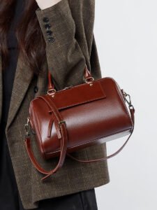 versatile shoulder bag