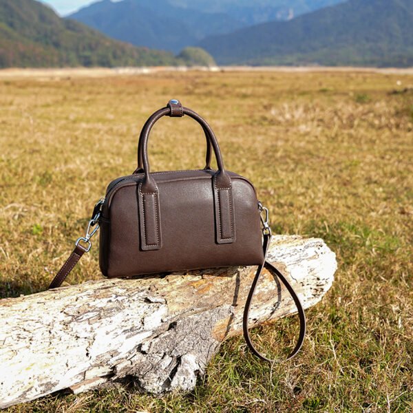 DSC01523 Vintage Leather Shoulder Bag — Versatile Commuter Tote