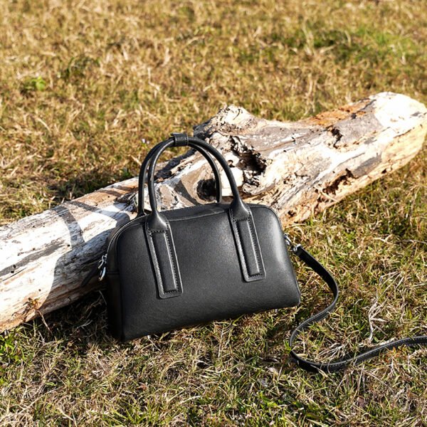 DSC01527 Vintage Leather Shoulder Bag — Versatile Commuter Tote