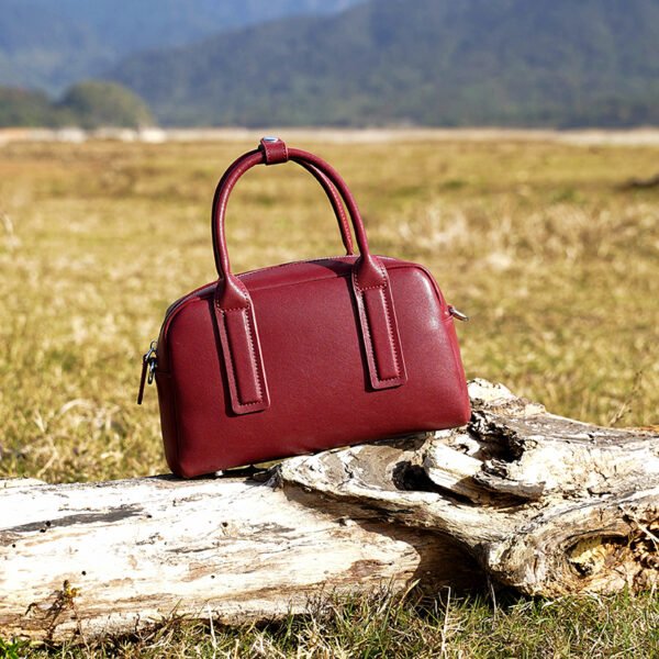 DSC01530 Vintage Leather Shoulder Bag — Versatile Commuter Tote