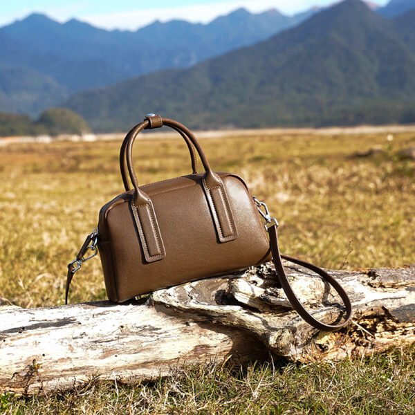 DSC01534 Vintage Leather Shoulder Bag — Versatile Commuter Tote