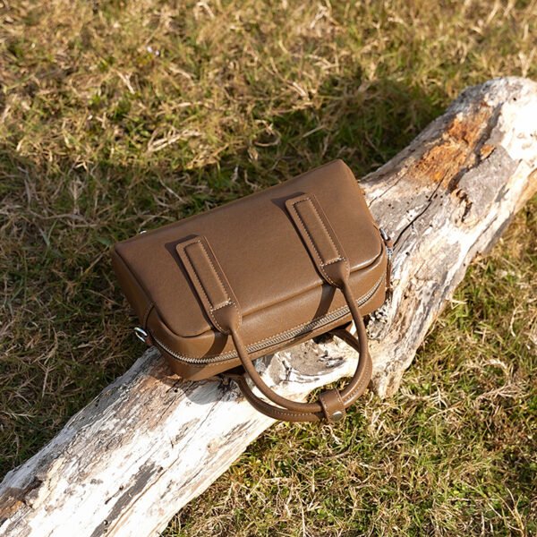 DSC01536 Vintage Leather Shoulder Bag — Versatile Commuter Tote