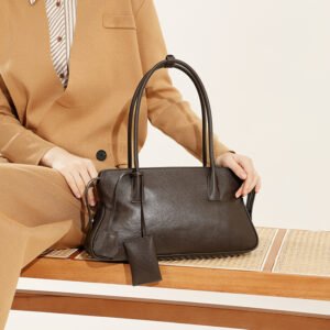 large capacity shoulder bag